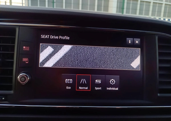 Seat Leon cena 67950 przebieg: 145630, rok produkcji 2019 z Łuków małe 631